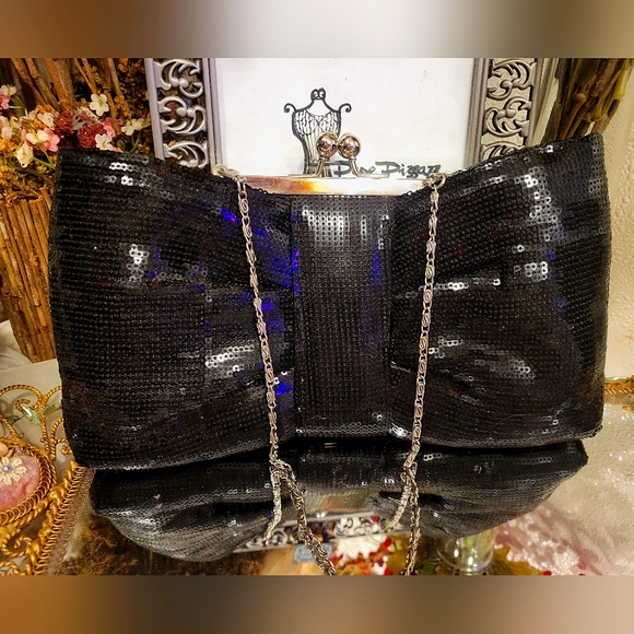 Lulu Townsend Handbags - Sale VINTAGE LULU TOWNSEND evening formal dressy sequined bow clamshell purse